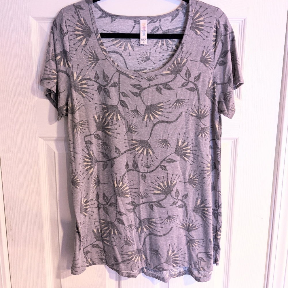 LuLaRoe Classic Tee - XL